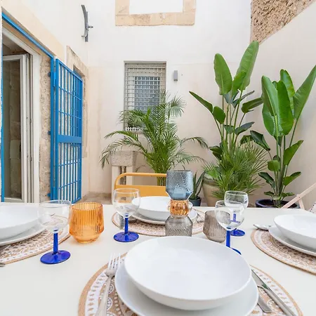 Cortile Giudecca By Dimore In Sicily Syracuse